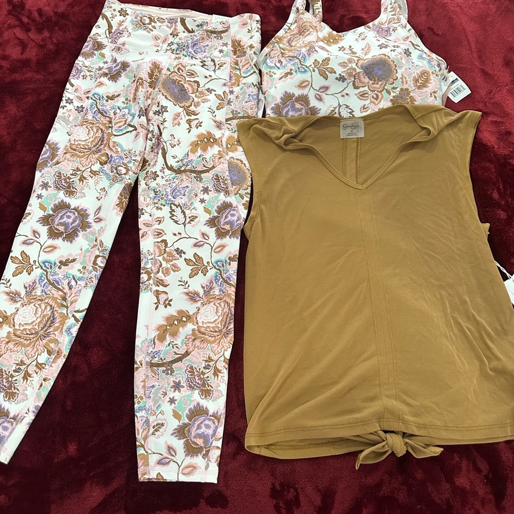 NWT Jessica Simpson 3 piece work out outfit. Leggings tank top bra